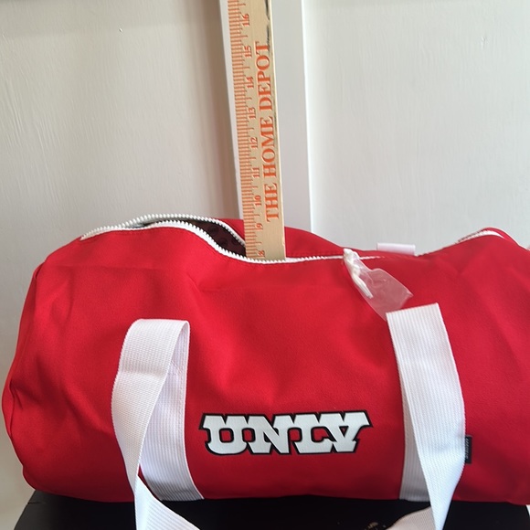 UNLV '90 GYM BAG - Picture 10 of 11